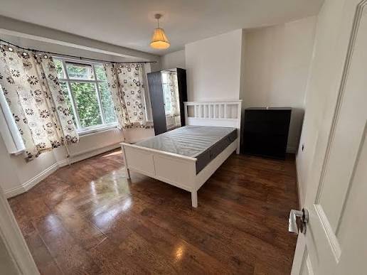 Room available in a shared house 