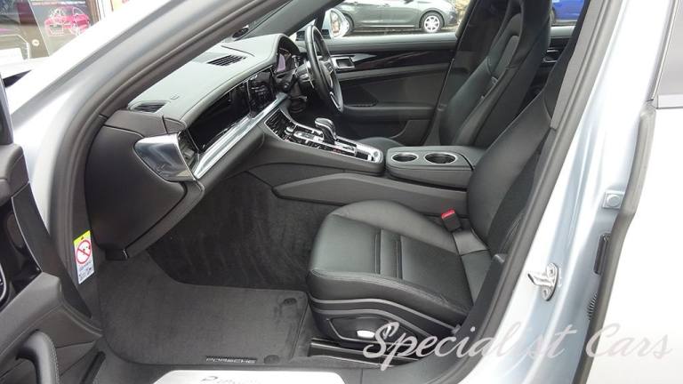 2017 Porsche Panamera 3.0 V6 4 Saloon 5dr Petrol PDK 4WD Euro 6 (s/s) (330 ps) Hatchback Petrol A...
