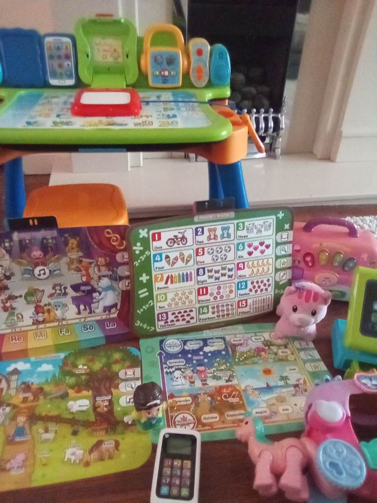 VTEC Activity learning desk and VTEC toy bundle 