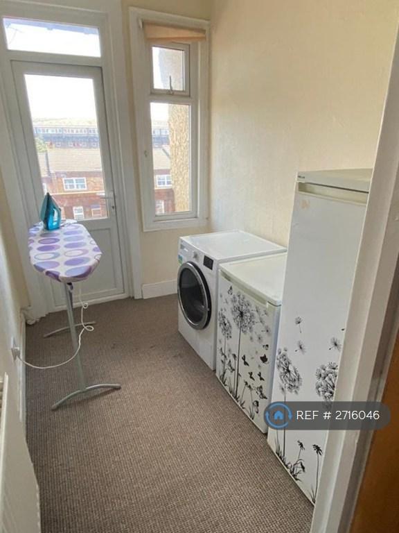 1 bedroom in Woodgrange Drive, Southend-On-Sea, SS1 (#2716046)