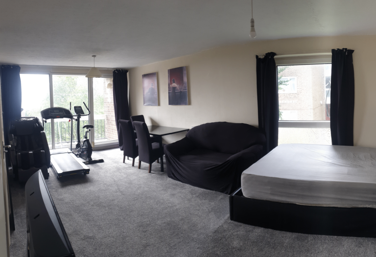 Very big double room including private kitchen and balcony
