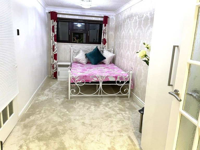 Double Room with Large En-suite 