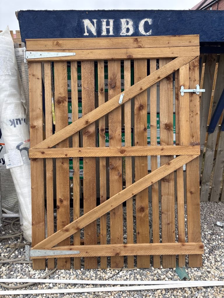 Sturdy Wooden Garden Gate with Fittings – Good Condition
