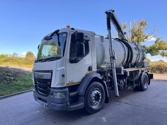 2017 67 DAF LF 260 Euro 6 WHALE medium volume jet/vacuum tanker gully arm A/C
