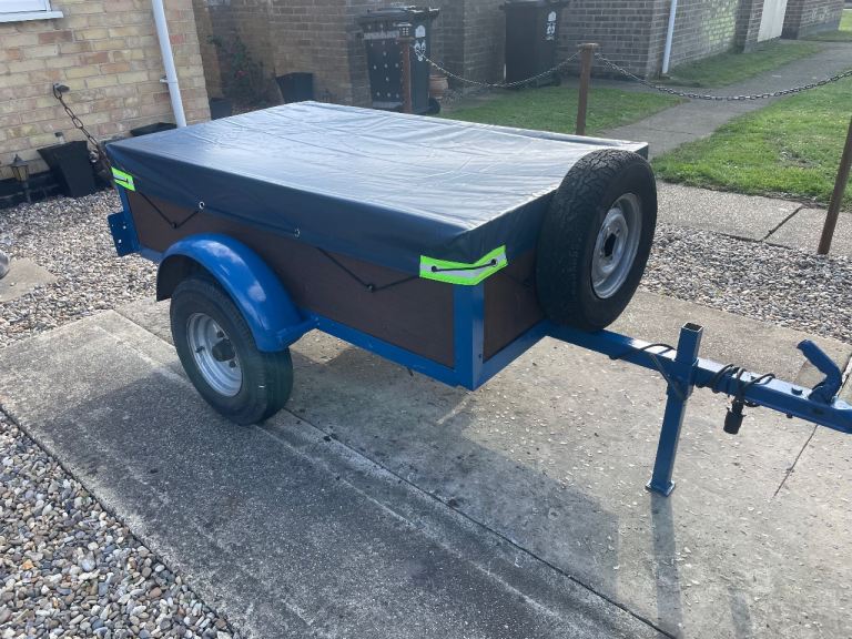 Nice solid trailer 5ft x. 3ft new cover
