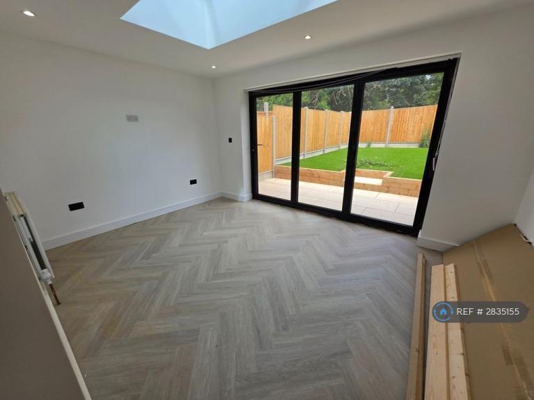 2 bedroom flat in Standard Road, Bexleyheath, DA6 (2 bed) (#2835155)