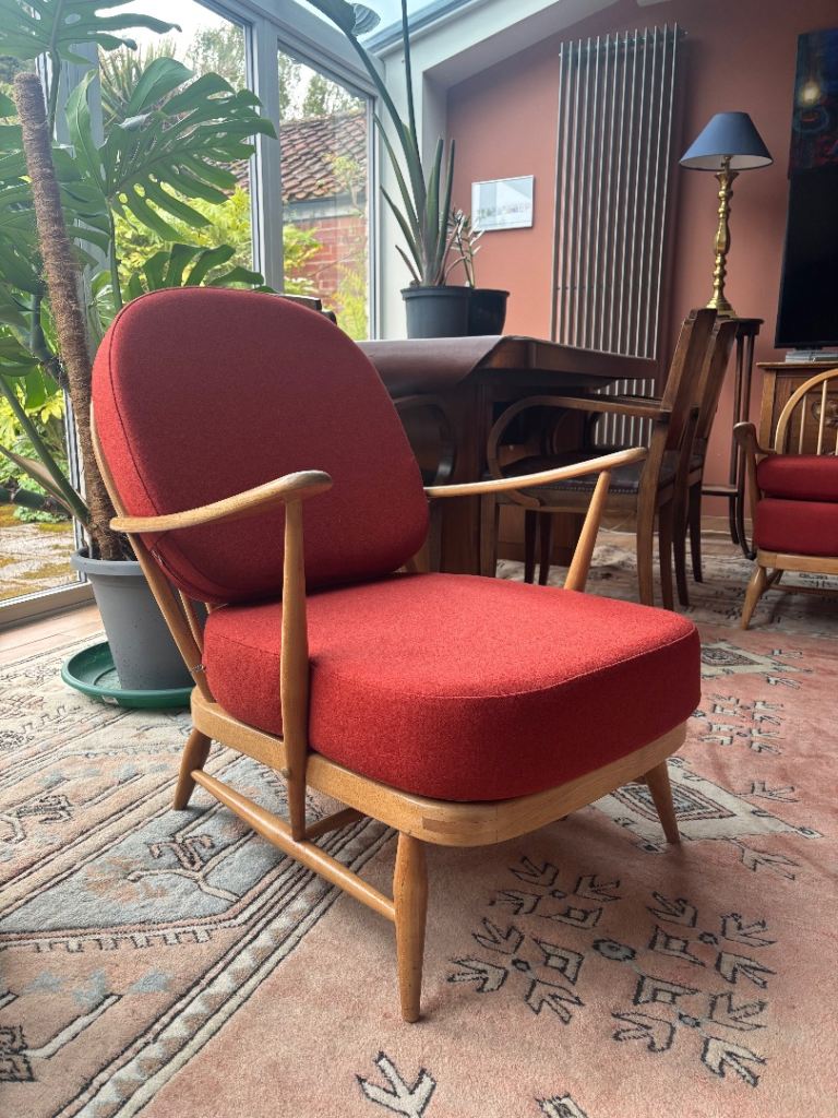 Classic mid-century blond beech Ercol Windsor armchair 203 (2 of 2)