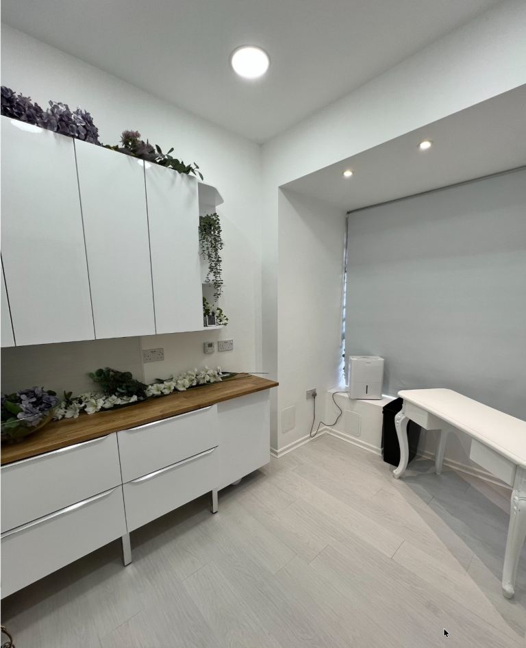 Beauty Room for rent Corstorphine Edinburgh  | Brows & Lashes | Make up |  £185 per week | 💄💅