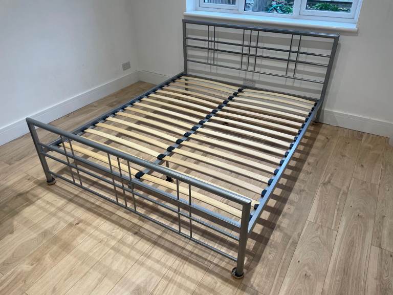 EU King bedframe with slats - used and good condition