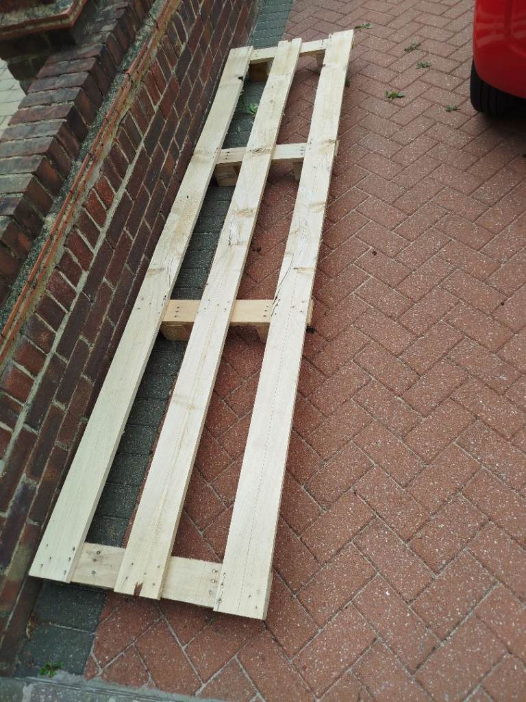 Wooden pallet 