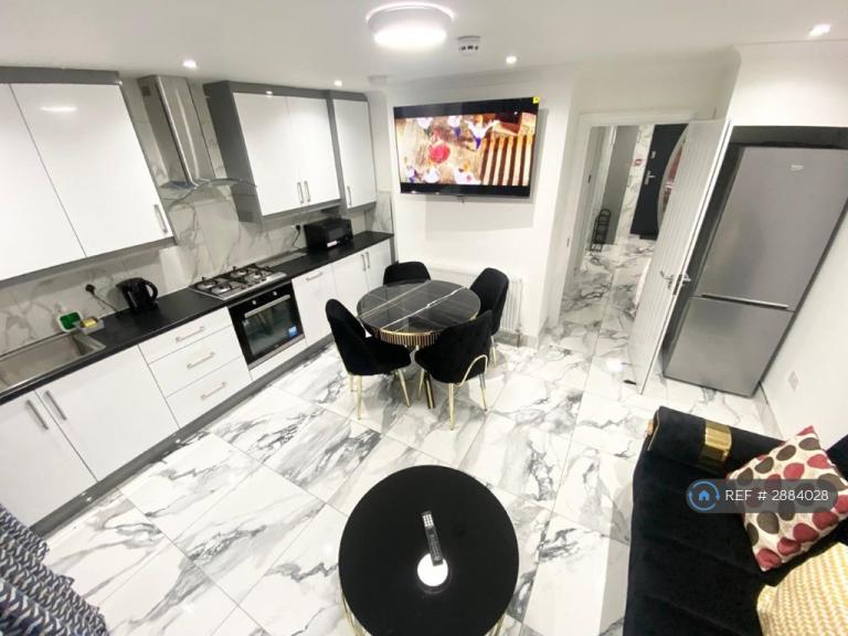 3 bedroom house in Elm Close, Hayes, UB3 (3 bed) (#2884028)
