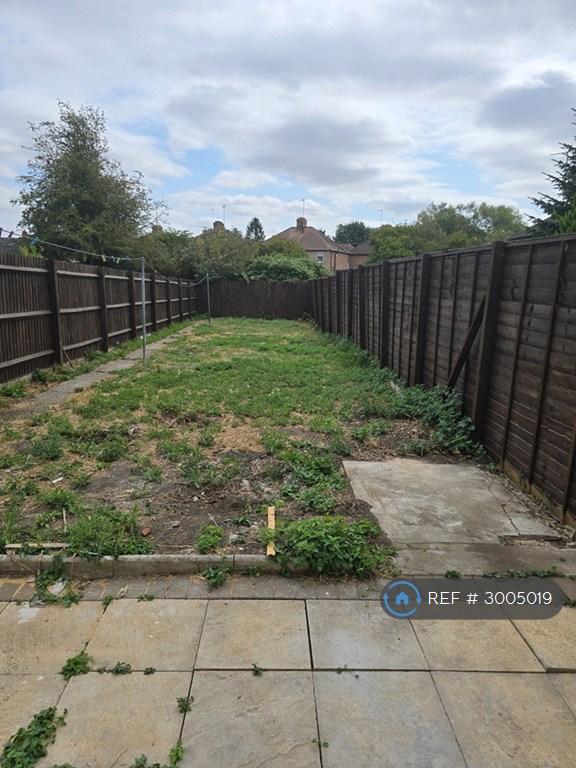 3 bedroom house in Abbey St, Northampton, NN5 (3 bed) (#3005019)