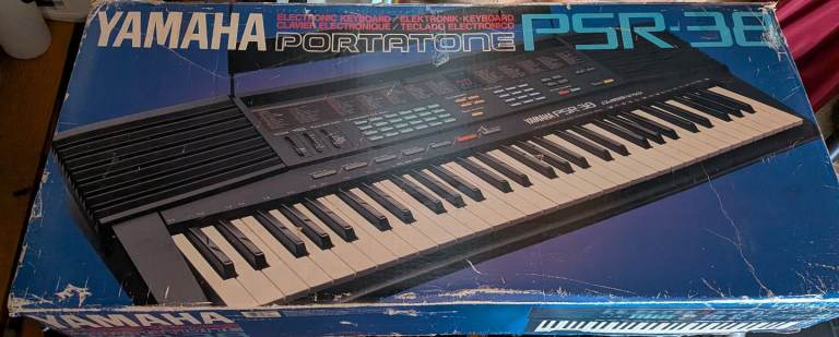 Yamaha Portatone PSR-38 electronic keyboard