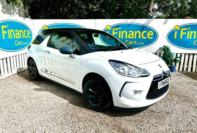 CAN'T GET CREDIT? CALL US! DS DS3 1.2 PureTech DStyle Nav (s/s) - £99 DEPOSIT, £34 PER WEEK