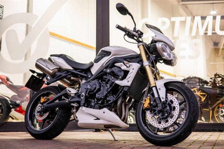 Triumph Street Triple 675 ! EXTRAS ! STUNNING
