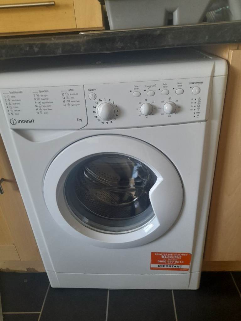 Indesit Washing Machine – White, Good Condition
