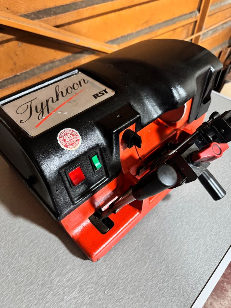 RST - JAKEY Key Cutting Machine