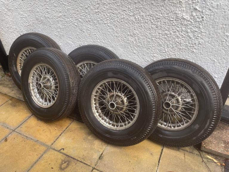 Free 5x wire / spoke racing car wheels plus 7.00 14C Tyres