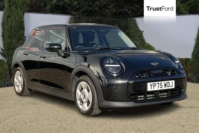 2025 MINI Cooper 1.5 C Classic 5dr Auto HATCHBACK PETROL Semi Automatic