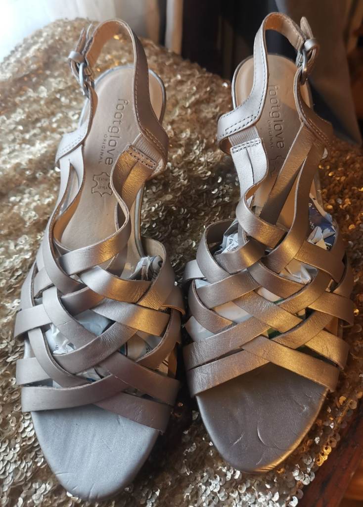 Women Sandal - Footglove Silver Sandals with Embellishments –  New - Size 5