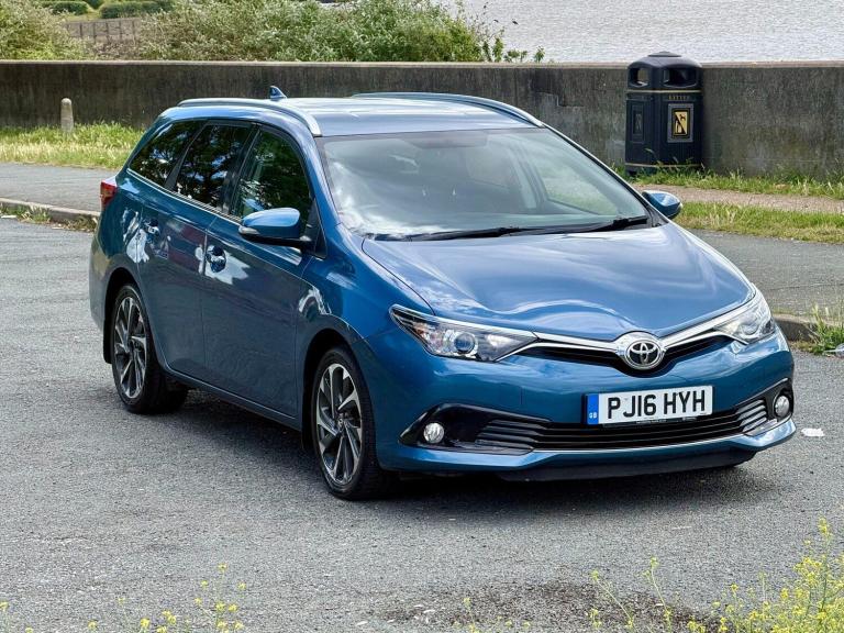 2016 Toyota Auris 1.2 VVT-i Design Touring Sports CVT Euro 6 (s/s) 5dr ESTATE Petrol Automatic