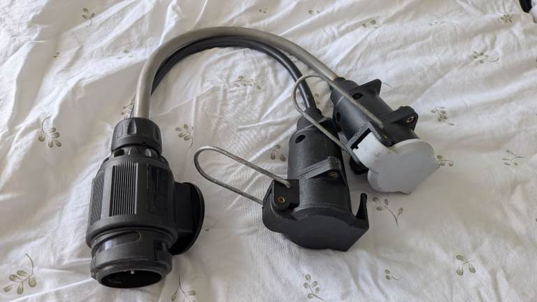 13 pin to 7n & 7s towing caravan electrics adapter