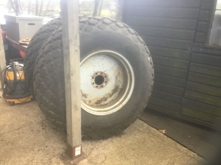 Tractor rear turf tyres