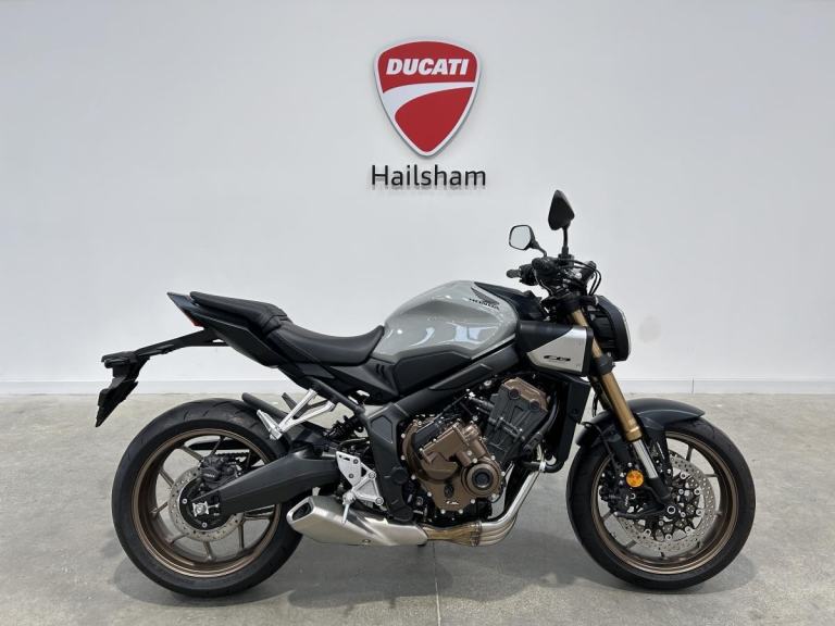 2024 Honda CB650R E-Clutch, 2024 Model, 1 Owner, 900 miles