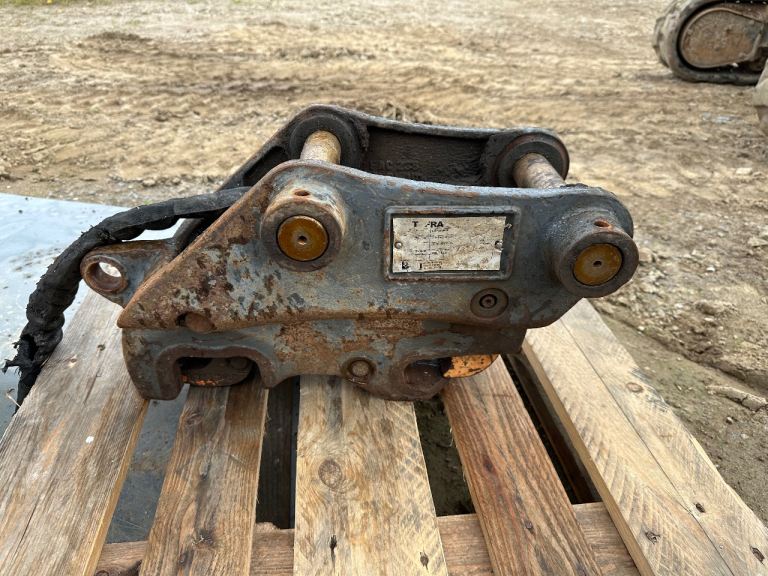 Hill Tefra 2020 Hydraulic Quick Hitch (45mm pins). 