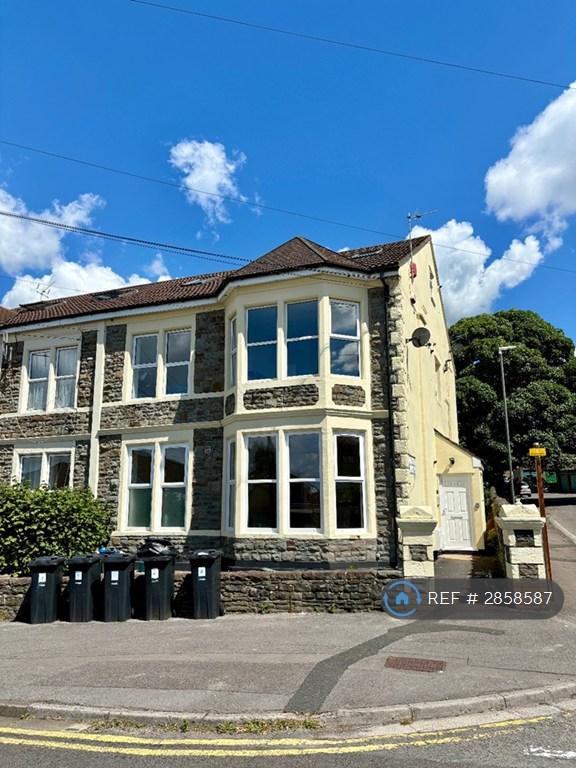 2 bedroom flat in Overnhill Road, Bristol, BS16 (2 bed) (#2858587)