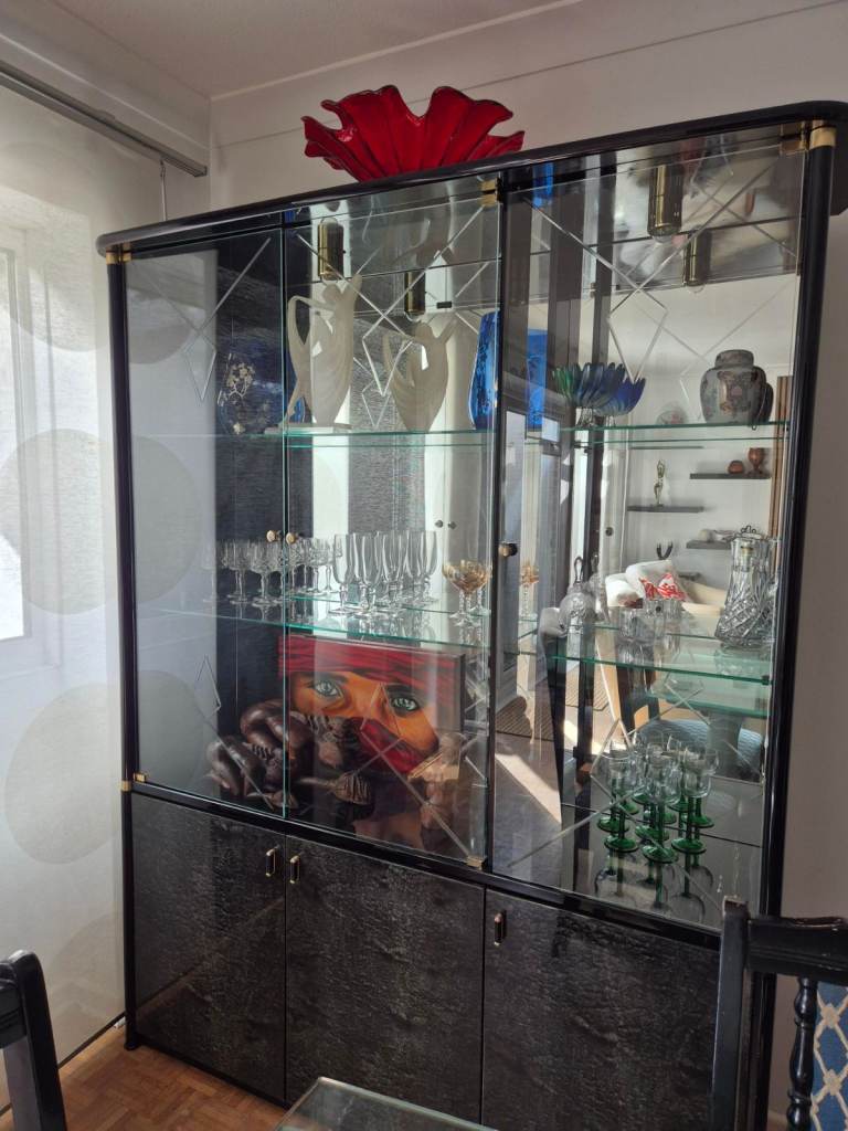 Glass Display Unit
