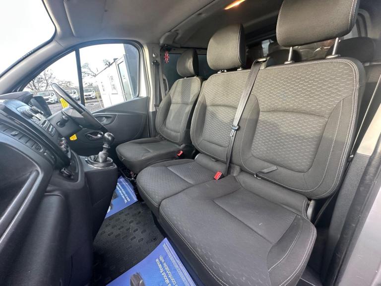 2017 Vauxhall Vivaro 1.6 CDTi 2900 BiTurbo ecoTEC Sportive Crew Van L2 H1 Euro 6 (s/s) 5dr (6 Se ...