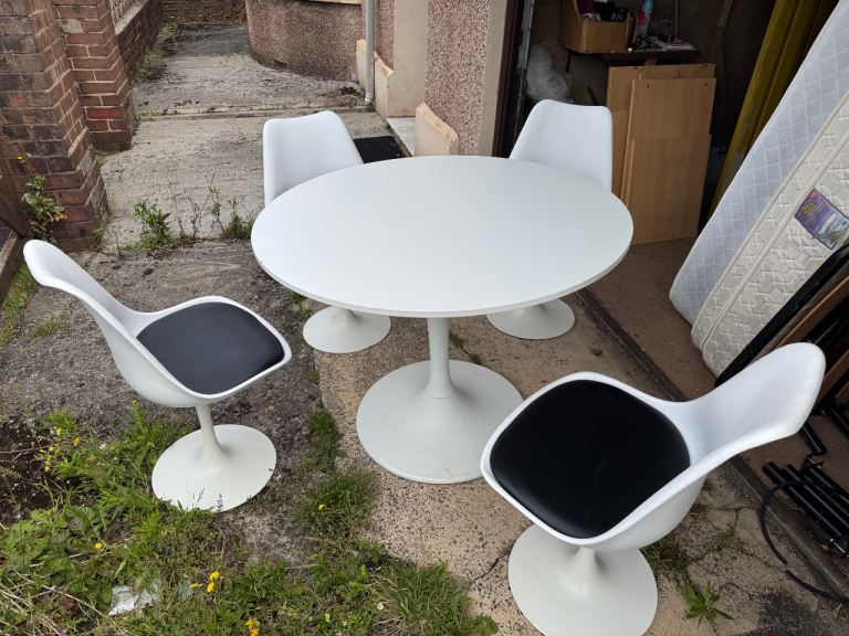 White round dining table with 4 chairs can deliver 