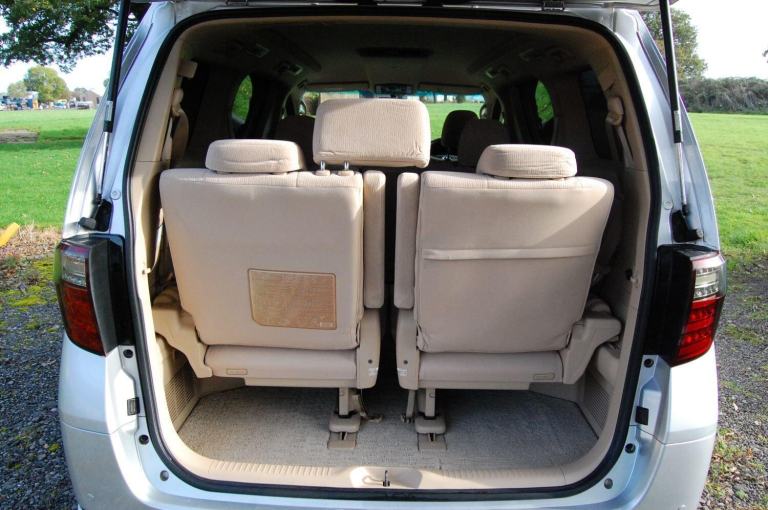 TOYOTA ALPHARD 240X Silver Auto Petrol 2009