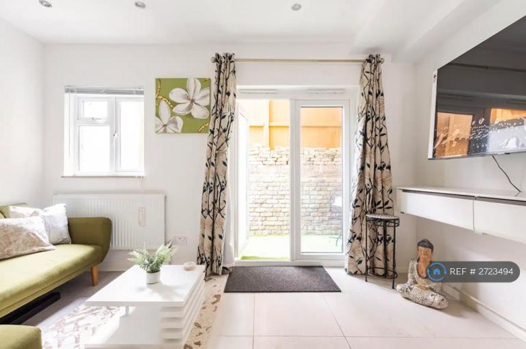 1 bedroom flat in Gaywood Street, London, SE1 (1 bed) (#2723494)