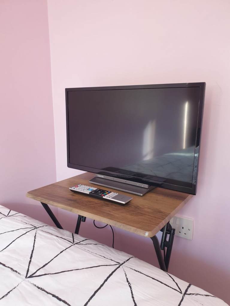 SINGLE ROOM