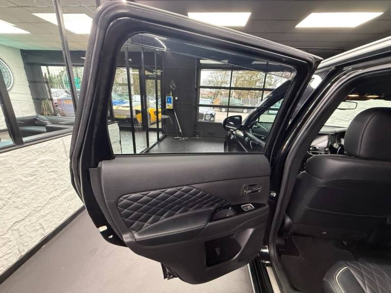 2020 Mitsubishi Outlander 2.4h TwinMotor 13.8kWh Exceed Safety SUV 5dr Petrol Plug-in Hybrid CVT ...