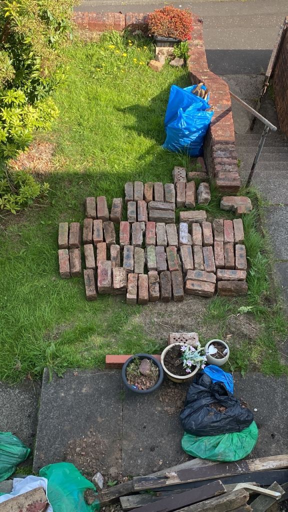 Reclaimed Bricks – Approx 100, Ready for Collection