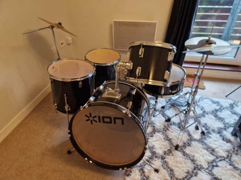 Second-hand, good quality drum kit