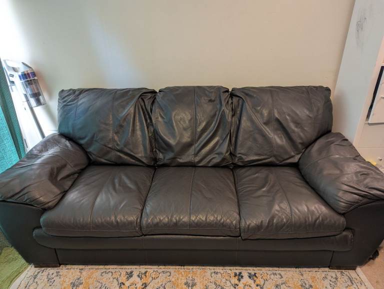 Comfortable Brown Leather Sofa – FREE