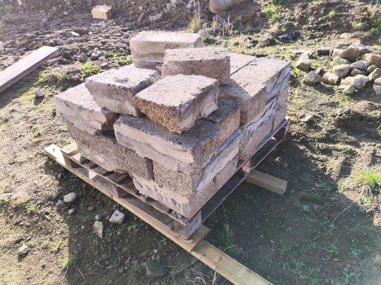 Used concrete blocks 140mm