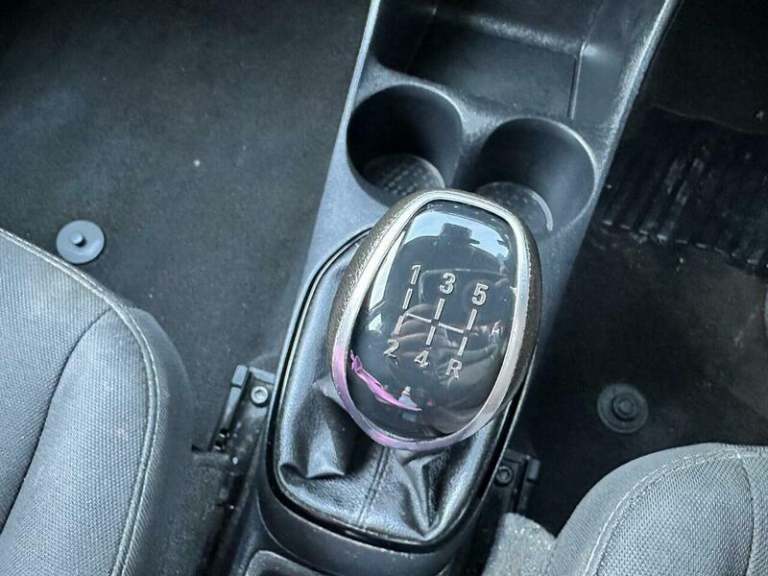 2016 Vauxhall Viva 1.0 SE 5dr [A/C] HATCHBACK PETROL Manual