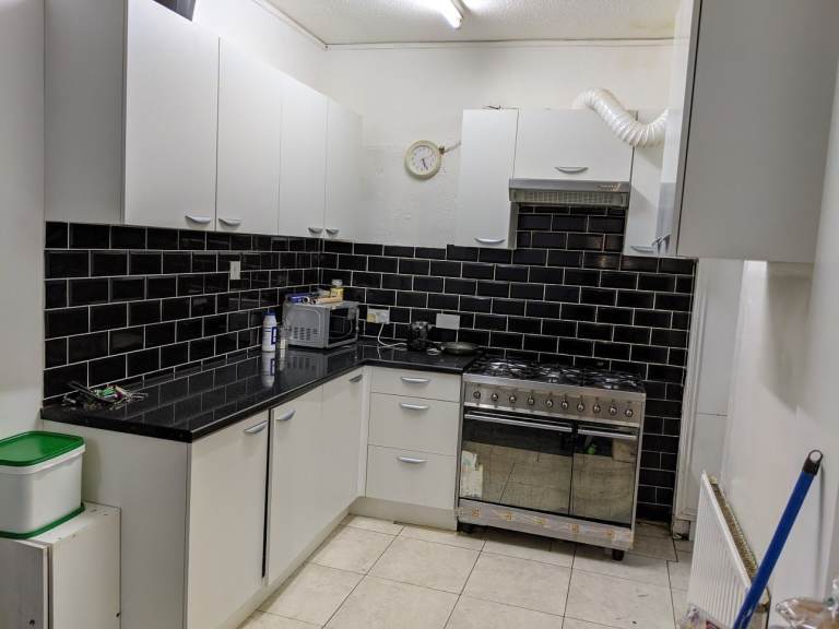 Double  Room with Bills £600