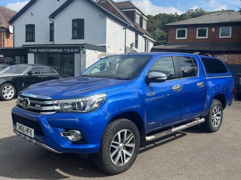 TOYOTA HILUX 2.4 D4D INVINCIBLE D/CAB PICK UP 4WD - 2017