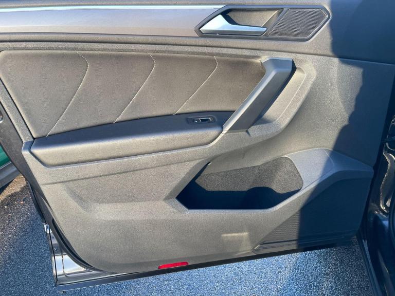 2020 Volkswagen Tiguan 1.5 TSI EVO R-Line Tech DSG Euro 6 (s/s) 5dr ESTATE Petrol Automatic