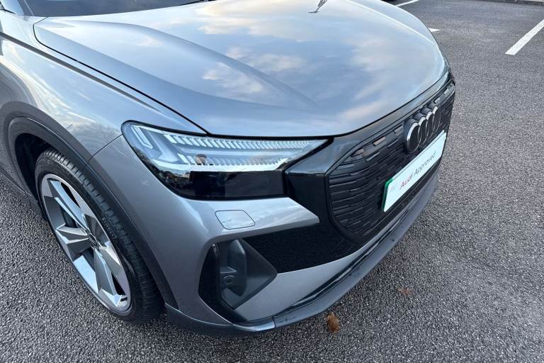 2025 Audi Q4 e-tron Q4  Black Edition 45 e-tron   kW SUV ELECTRIC Automatic