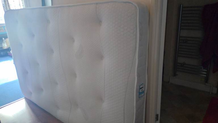 Single bed mattress 