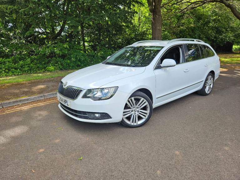 SKODA SUPERB ESTATE AUTOMATIC 4X4 DSG 170BHP NEW SHAPE HEATED LEATHER NAV 