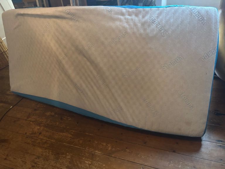 Svarta IKEA single loft bed with mattress 