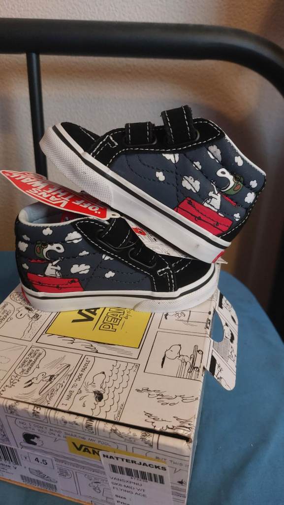 Baby vans peanuts new
